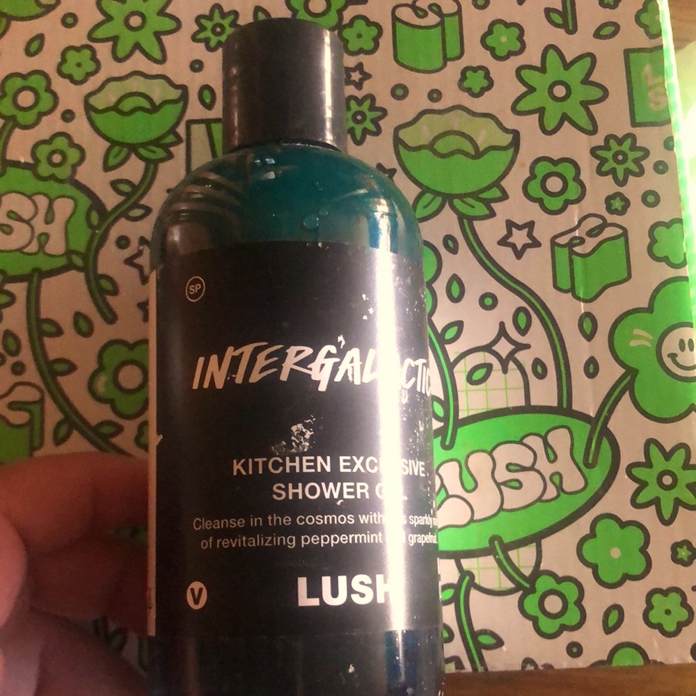 Intergalactic shower gel 8.4fl